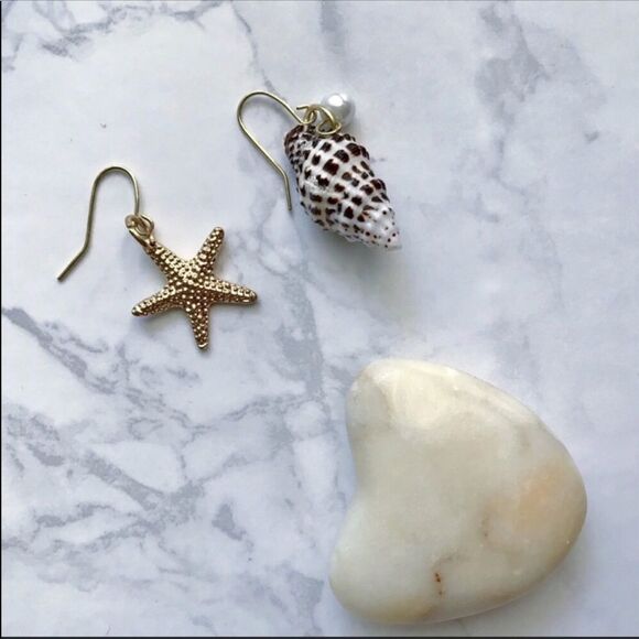 Star And Seashell Mismatched Earrings Handmade - Picture 4 of 6